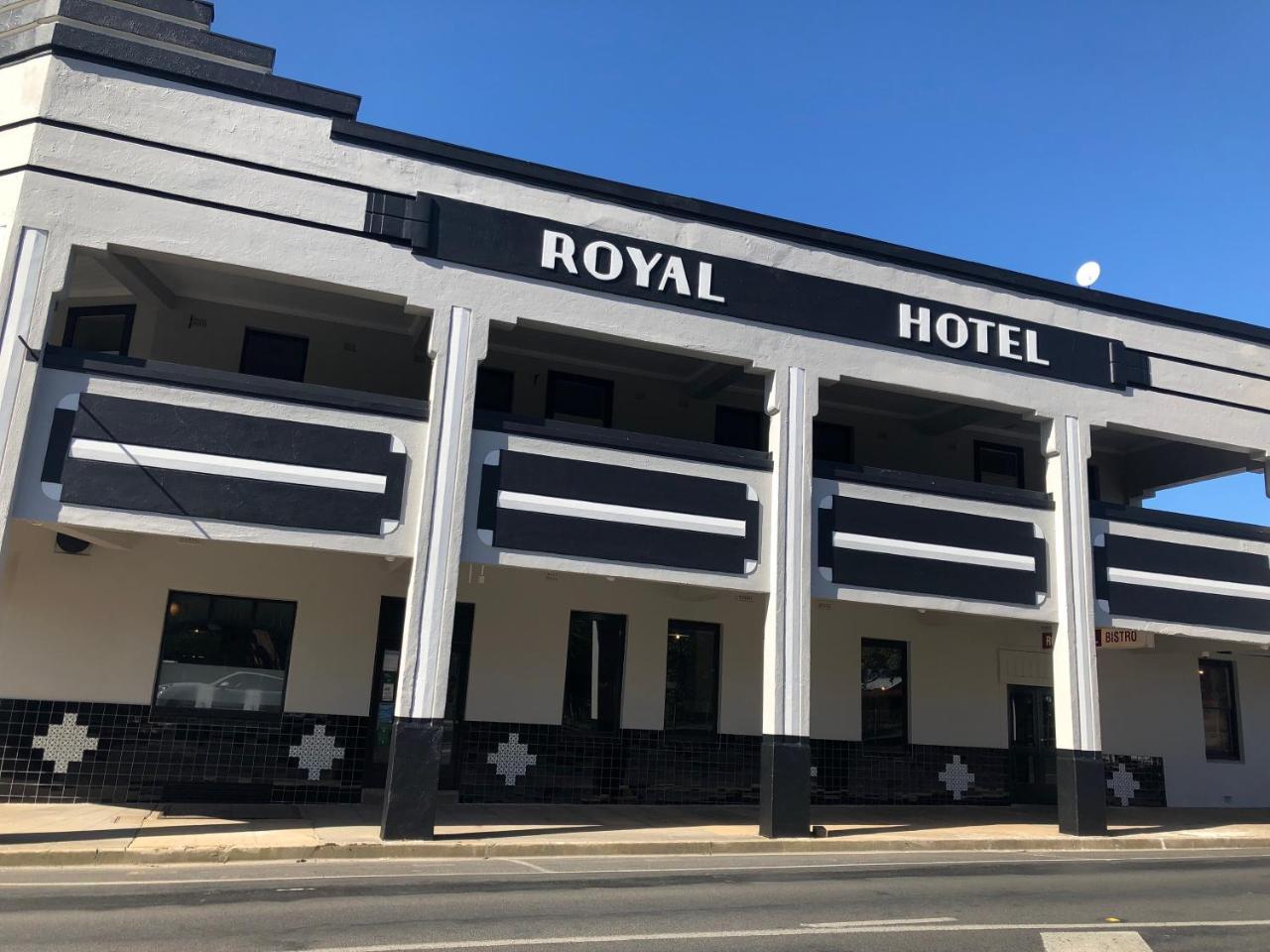 The Royal Hotel, Drouin Exterior photo